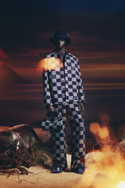 Look 18